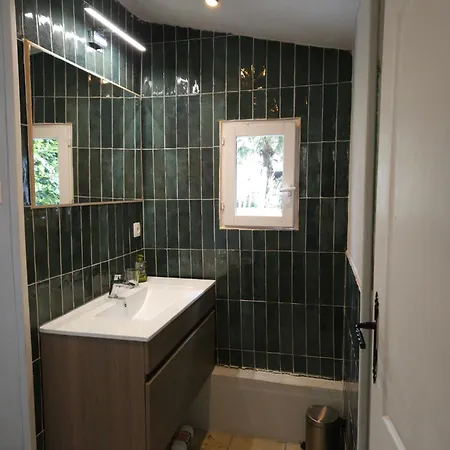 Holiday home Authentique Maison Normande Avec Piscine Tourgeville